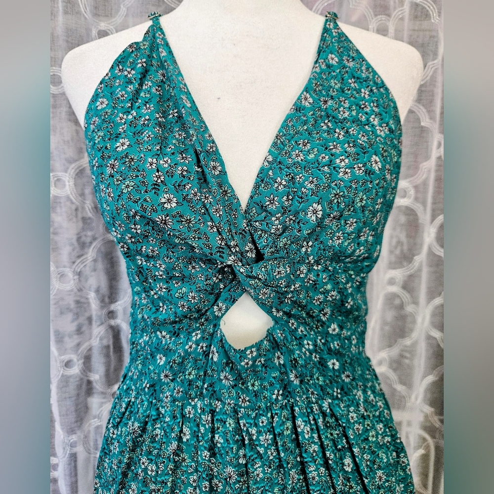 ON SALE NOW - Angie Boho Emerald Green Floral Twist-Front Midi Dress Size L - Picture 2 of 6